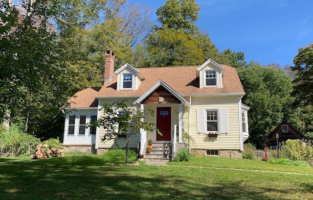 Mansfield House | The Cottage at Spring Hill