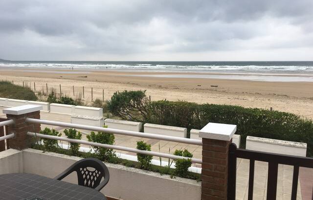 Santona Apartment | Apartamento en primera linea playa de berria