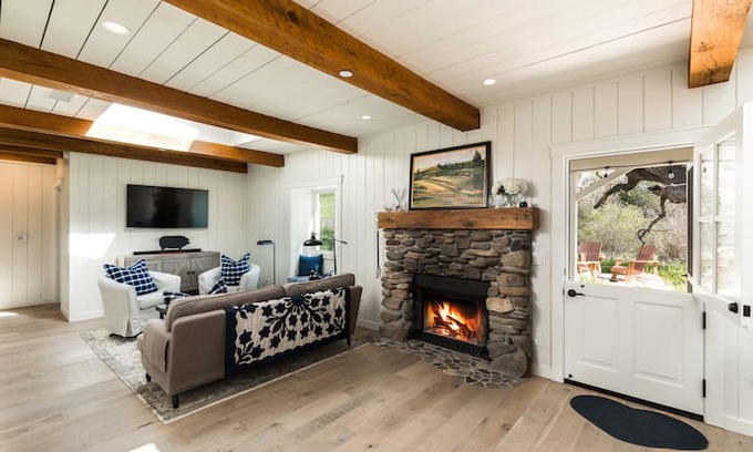 Solvang House | Country Cottage among the Oaks