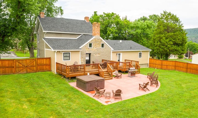 Harpers Ferry House | The Historic Booth House at the Harpers Ferry KOA