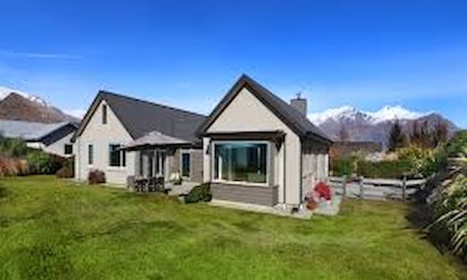 Arrowtown House | Drama Free-Arrowtown-A Luxury home-lots of extras
