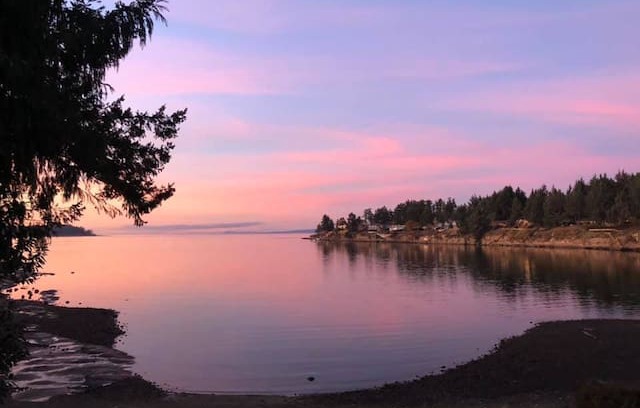 Regional District of Nanaimo Apartment | The Salish Sea Inn - 2 bedroom Oceanfront Getaway