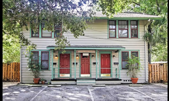Laurel Park Apartment | Cherry Lane studio Apt. - Historic Sarasota, FL