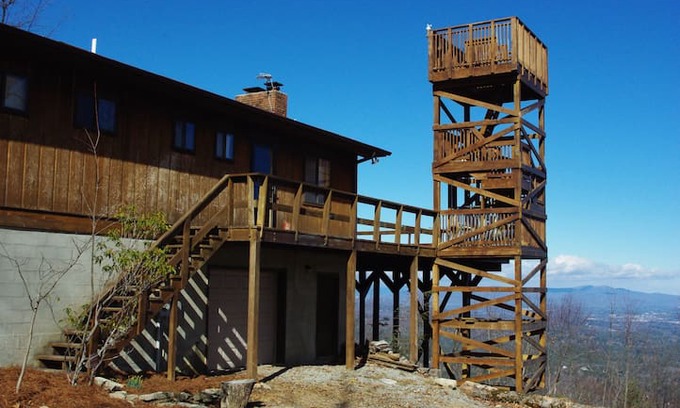 Zirconia Cabin | Pinnacle Mountain Getaway