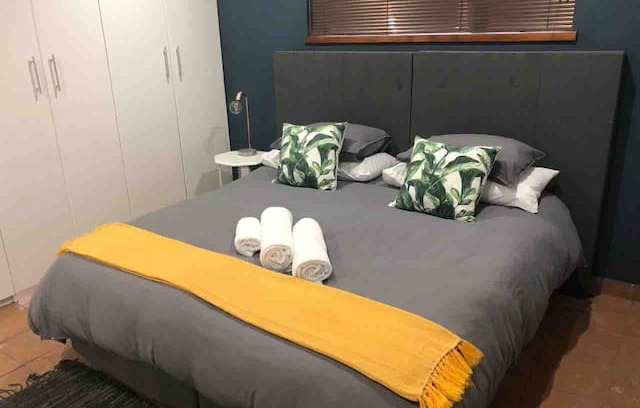 Beacon Bay Apartment | Cosy Corner - Completely private and Cosy