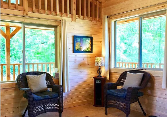 Viroqua House | Eagle's Nest Cabin at Earthology Retreat Center