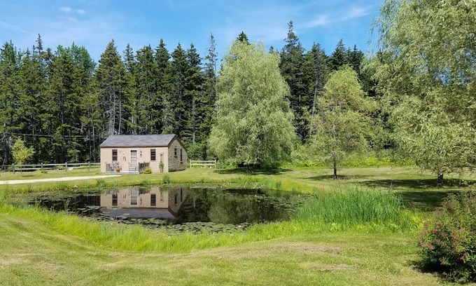 Deer Isle Cabin | Deer Isle cottage near beautiful Sylvester's Cove