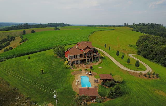 Sugarcreek Villa | The Lodge on the Hill