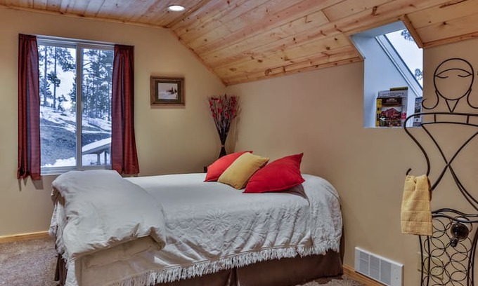 Deadwood Apartment | Harley Court Loft