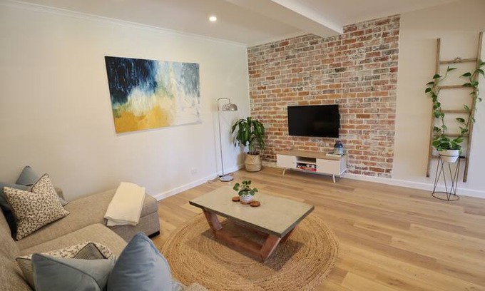 Hahndorf House | Blue Door B&B Hahndorf
