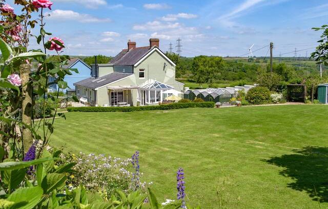 Stepaside House | Longstone Manse (UK6066)