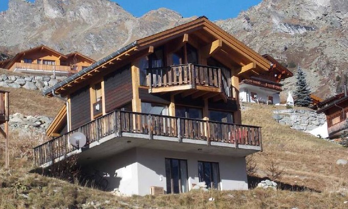 Wiler Villa | Modernes Chalet für 8 P. mit grandiosem Bergblick