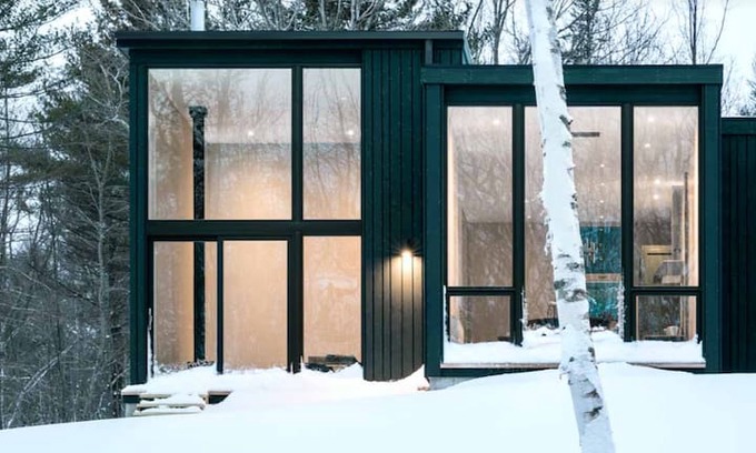 Cape Porpoise House | Green Camp | Modern Retreat Among The Pines