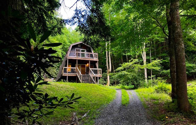 Hot Springs Cabin | Modern Cabin near Max Patch