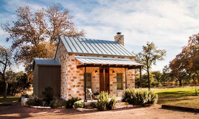 Fredericksburg Cabin | Double Deer Ranch- Paloma | Luxurious Cabin