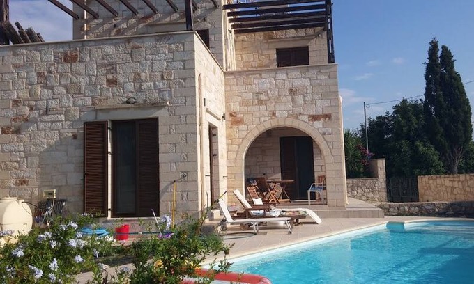 Plaka Villa | Almythea Villa