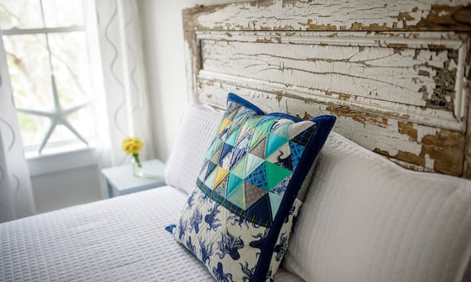 Mahone Bay Bed & Breakfast | Kitch'inn B&B - Room 3 - Nautical Nelly