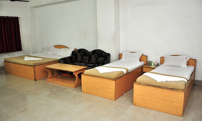 Rourkela Bed & Breakfast | AC Family Room in Rourkela
