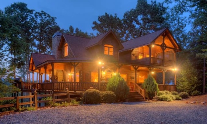 Ellijay Cabin | Tukanu | Ellijay, GA