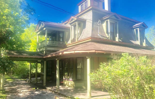 Bear River Other | The Hummingbird House and Farmacy Queen Room