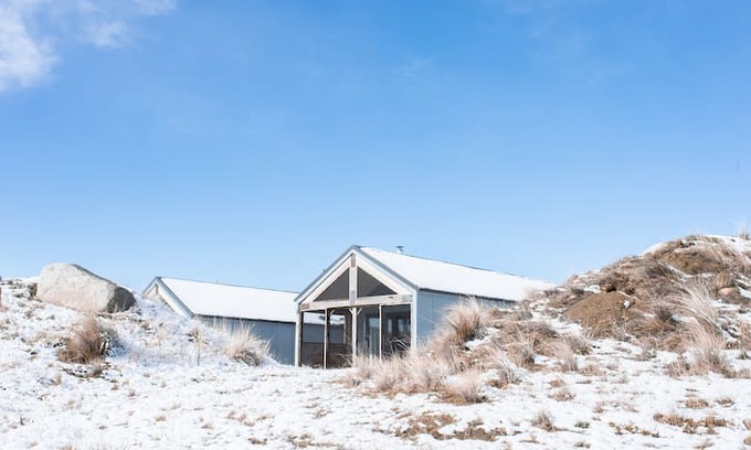 Crackenback Cabin | *MOUNTAIN ESCAPE * Pets Welcome * LUXURY SECLUSION