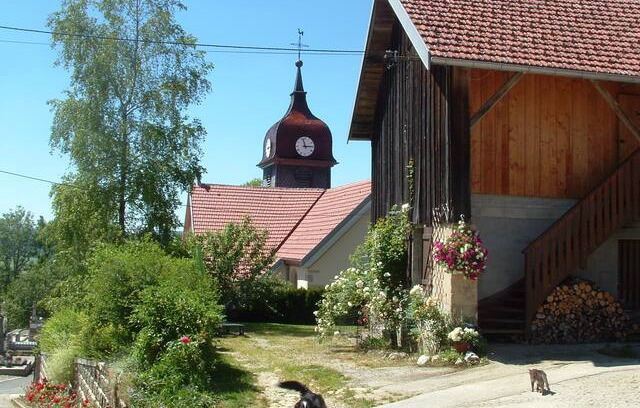 Montperreux Apartment | AUTHENTIQUE FERME COMTOISE