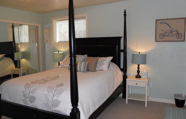 Astoria House | Home on the bay in Astoria