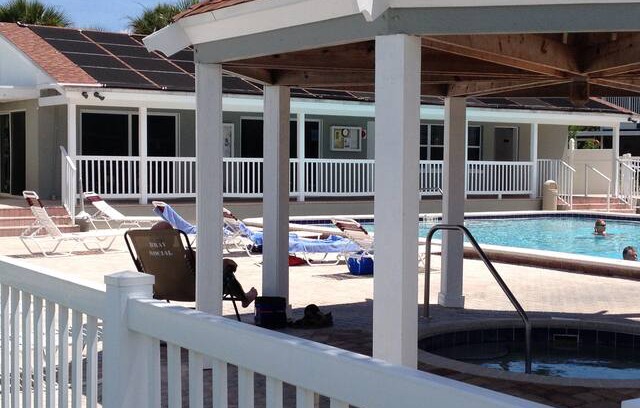 Broadwater House | Beautiful Bermuda Bay Condo and Racket club awaits