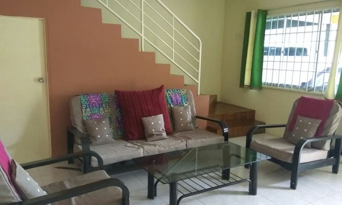 Kuching House | Siniawan Homestay