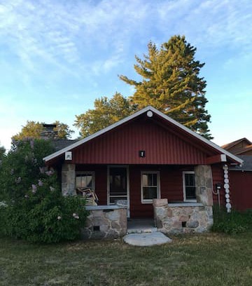 Hessel Cabin | Loreli Lodges Cabin #1