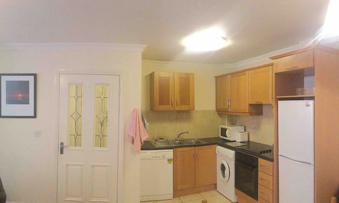 Roscoe Apartment | Apartment 16 Roscam House, Roscam, Galway for 4.