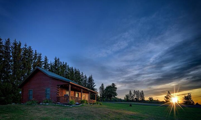 Aroostook Cabin | The Eagles Nest and Bears Den