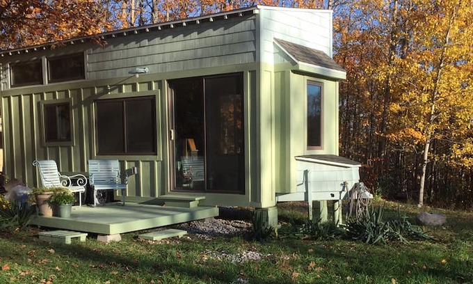 Suttons Bay House | Leelanau Little House: A Suttons Bay Hideaway