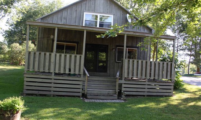Essa Cabin | River Cottage along the Nottawasaga River