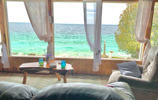 Lion's Head Cabin | Stay at our Lion's Head Cottage"Caribbean Dreams"