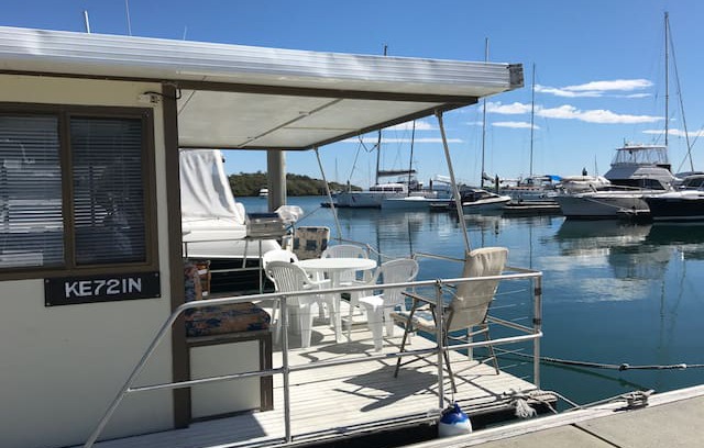 Soldiers Point Boat Rental | Unique Houseboat Getaway - Port Stephens