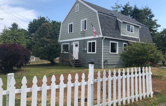 Grayland House | Cranberry Coast Gambrel Home, Sleeps 10 and 2.5 ba