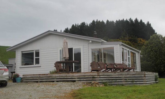 Waikawa Cabin | Tui Tides