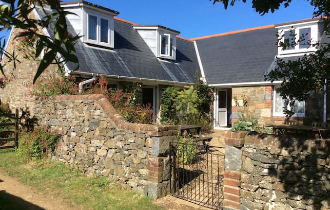 South Side Cabin | Le Hurel Farm Cottage, Sark