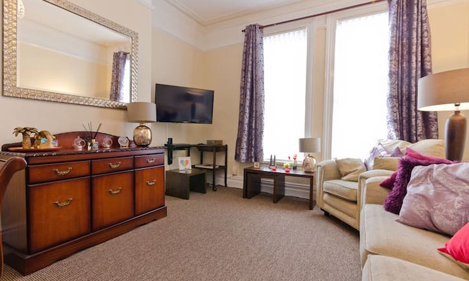 Liverpool House | MANSION HOUSE ANFIELD/CITY FREEPARKING SLPS 18/20