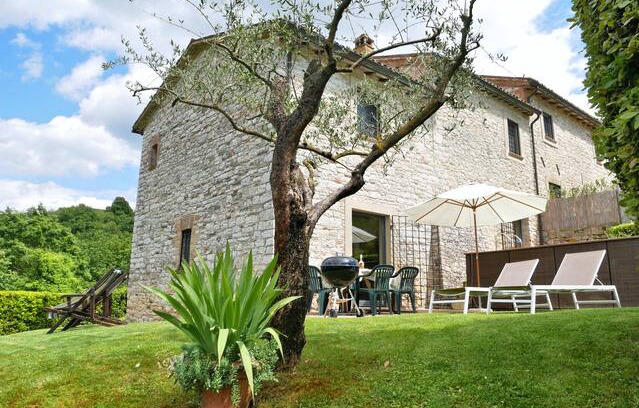 Collesanto Villa | La Ranca, Umbrian Farmhouse for 5.