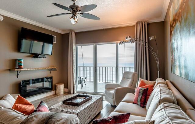 Gulf Shores Apartment | Crystal Shores West #105