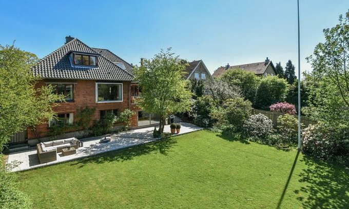 Gentofte Municipality Villa | Flot, UMØBLERET villa i Charlottenlund