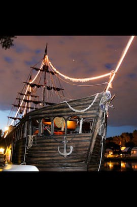 Highland Boat Rental | "Pirate Ship" Modern Live-Aboard Mississippi River