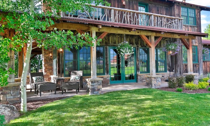 Bozeman House | THE LODGE AT HERITAGE RANCH