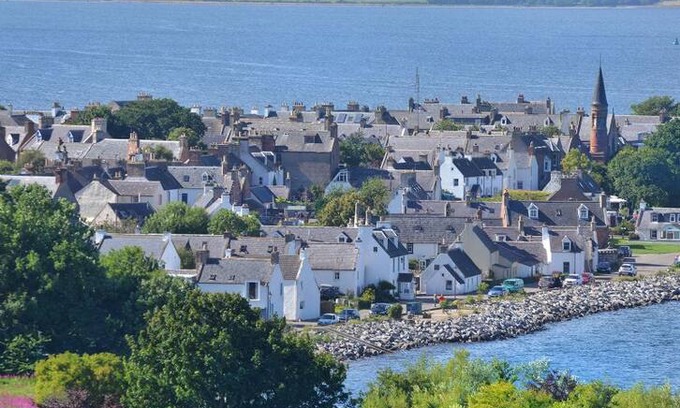 Cromarty Cabin | Cromarty Holiday Home, designed for comfort.