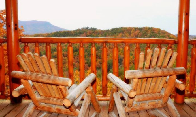 Gatlinburg - Pigeon Forge Cabin | Abundant Romance (Black Bear Ridge Resort)