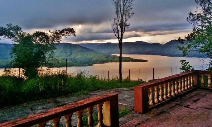 Wai House | Valley view Bungalow on rent in Panchgani