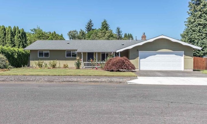 Stayton House | A Star Shines in Stayton (near Salem)