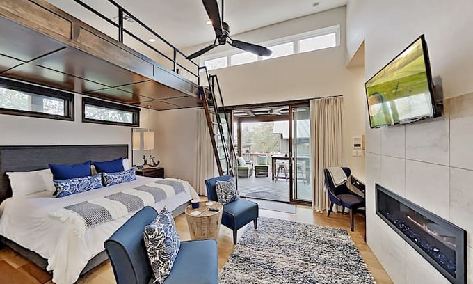 Spicewood House | The Reserve at Lake Travis Cabin #10